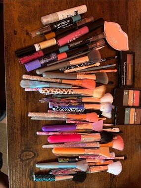 Assorted Pink & Multicolor Women’s Makeup Brush Set